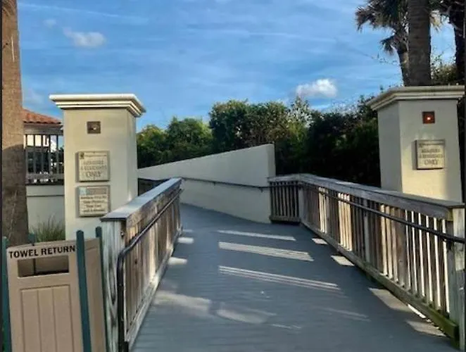 Gated Sawgrass Beach Club Villa In Sawgrass Country Club
