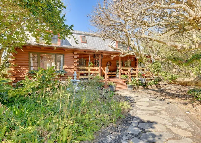 < 4 Mi To Boat Ramp & Mickler Beach: Unique Cabin