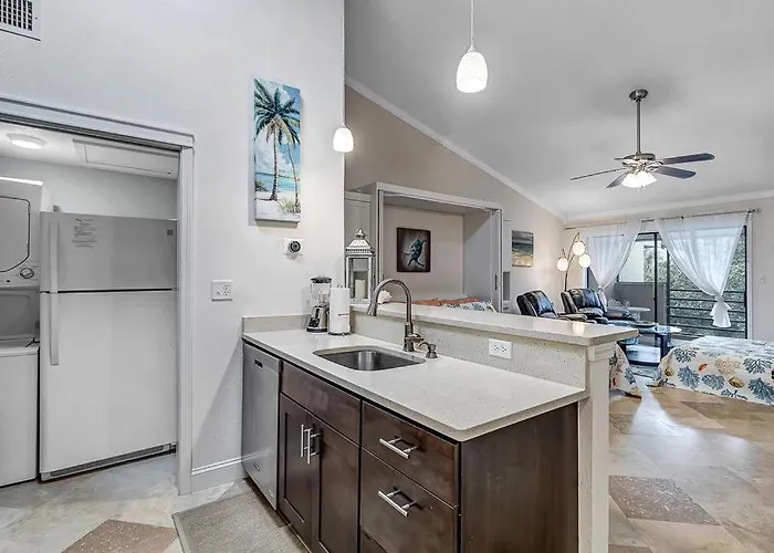 Fun In The Sun - Coastal Studio W Pool Access